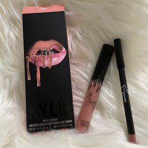 Kylie Jenner Velvet Liquid Lipstick and Lip Liner in the color Bare
